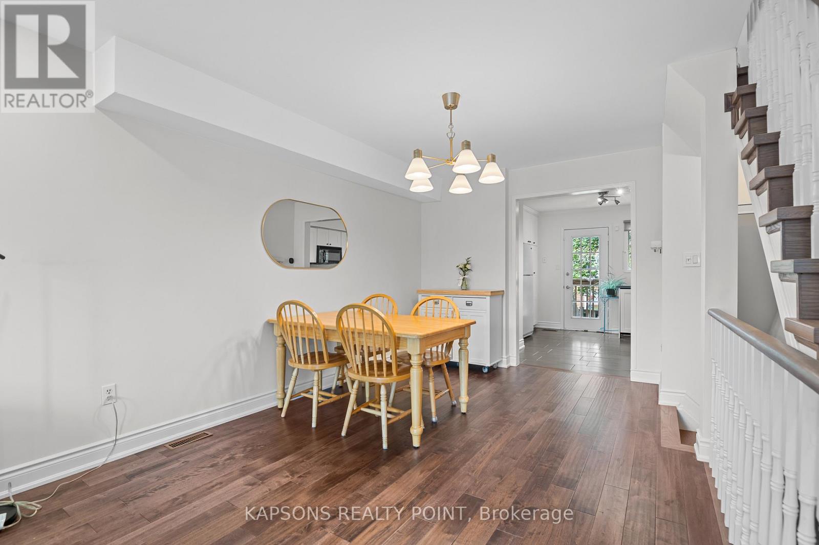 1255 Woodhill Court, Mississauga, Ontario  L5E 3H2 - Photo 17 - W12292438