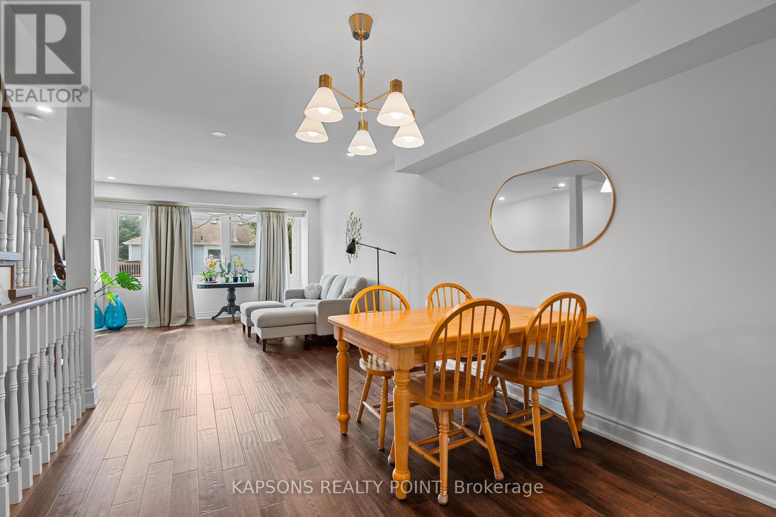 1255 Woodhill Court, Mississauga, Ontario  L5E 3H2 - Photo 9 - W12292438