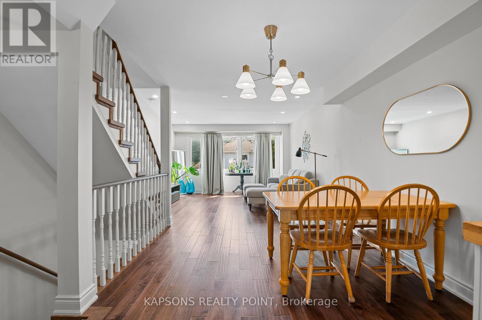 1255 Woodhill Court, Mississauga, Ontario  L5E 3H2 - Photo 8 - W12292438
