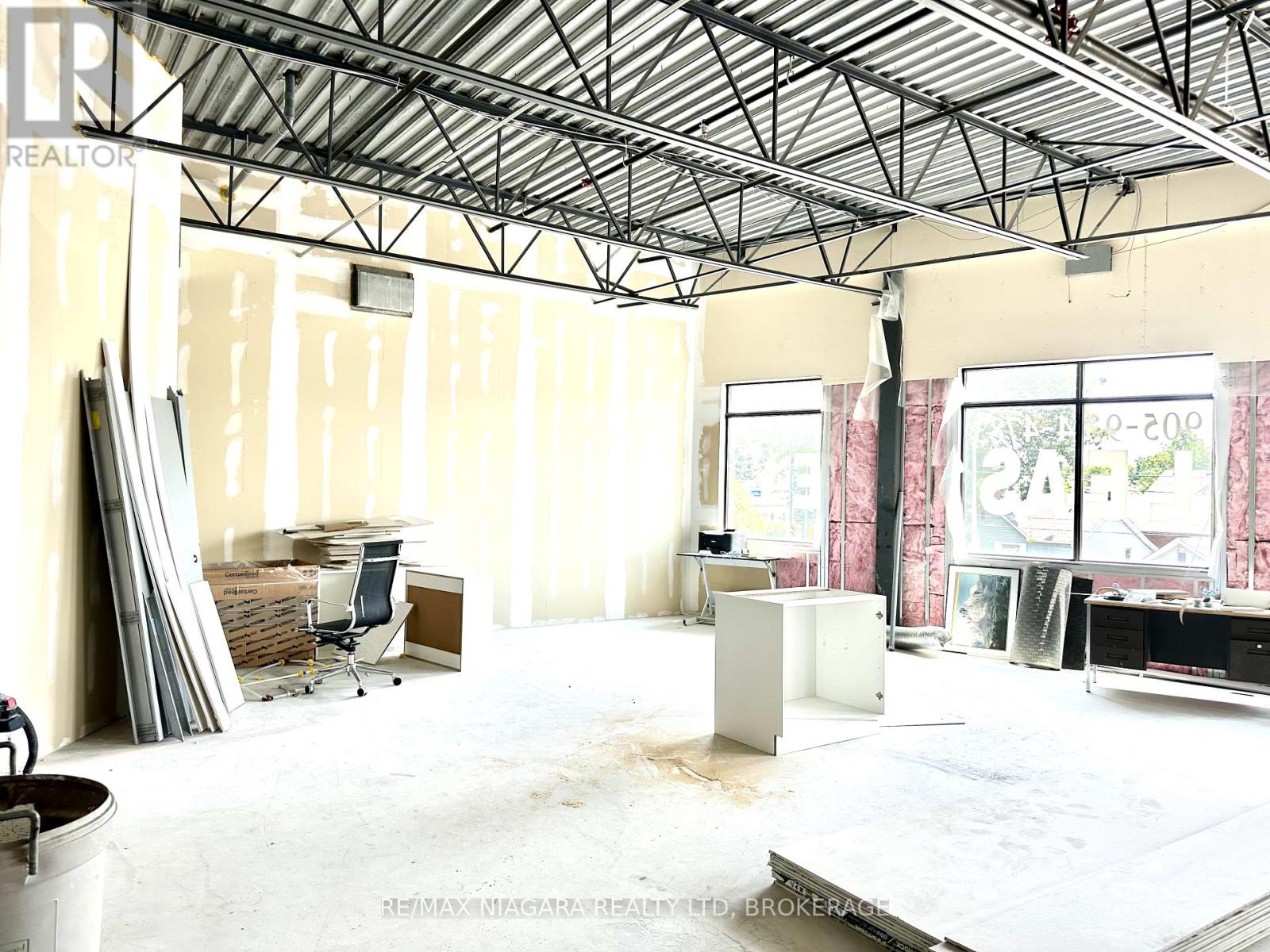 203 - 359 Carlton Street, St. Catharines, Ontario  L2N 1C2 - Photo 11 - X12292684