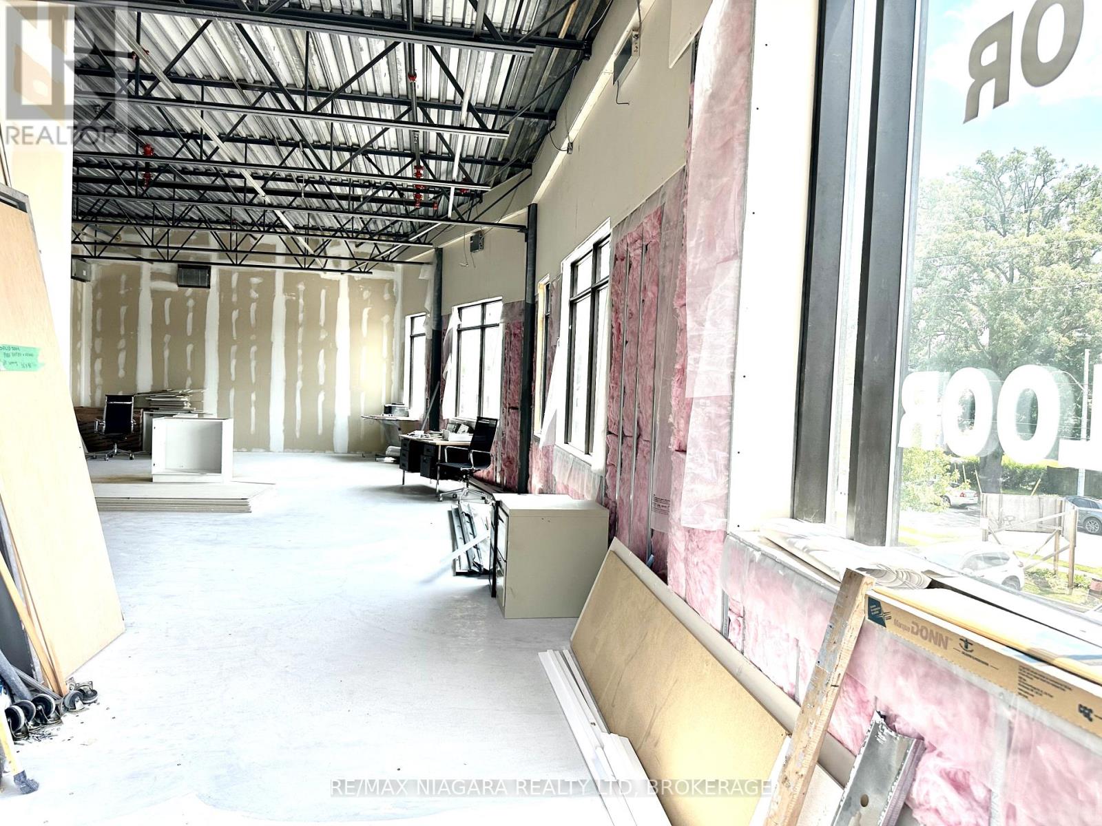 203 - 359 Carlton Street, St. Catharines, Ontario  L2N 1C2 - Photo 14 - X12292684