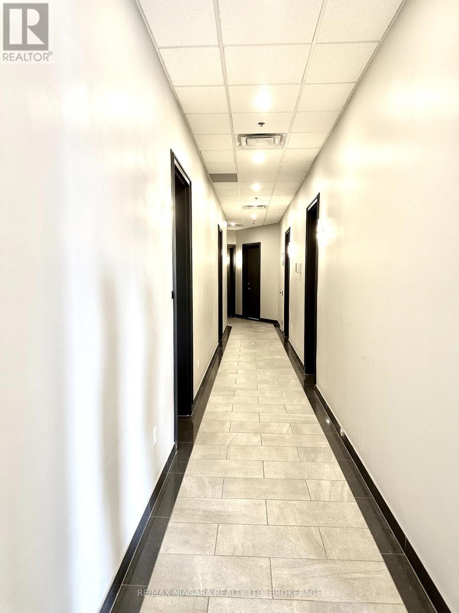 203 - 359 Carlton Street, St. Catharines, Ontario  L2N 1C2 - Photo 17 - X12292684