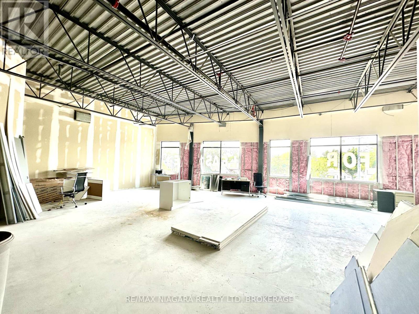 203 - 359 Carlton Street, St. Catharines, Ontario  L2N 1C2 - Photo 8 - X12292684