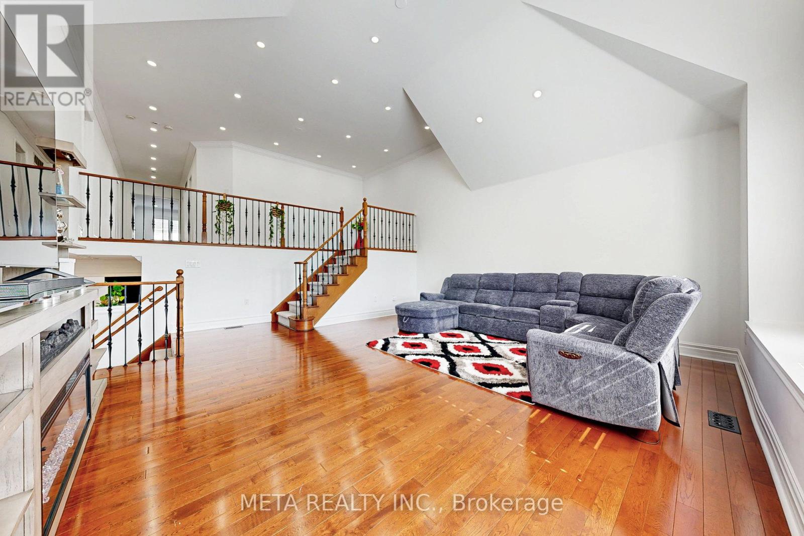 Property at 1681 YARDLEY STREET image 1