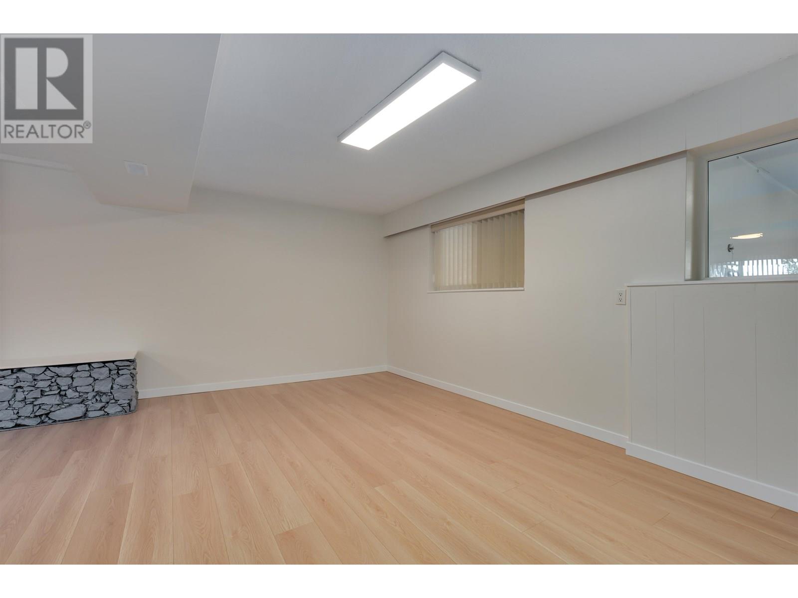 860 Howard Avenue, Burnaby, British Columbia  V5B 3R6 - Photo 22 - R3027643