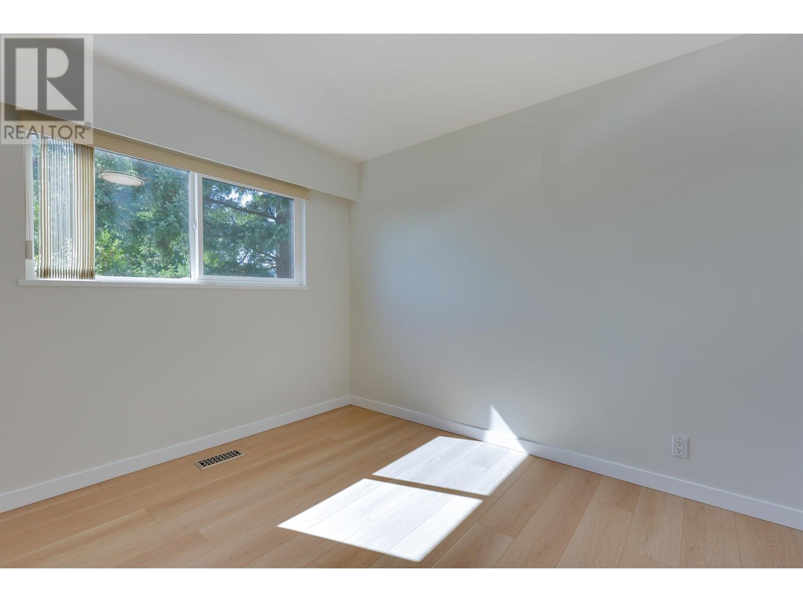 860 Howard Avenue, Burnaby, British Columbia  V5B 3R6 - Photo 18 - R3027643