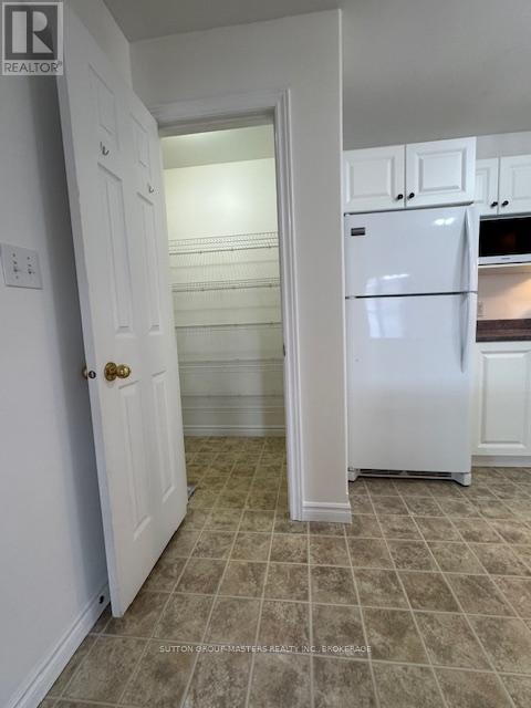 112 Briceland Street, Kingston (Rideau), Ontario  K7K 7L2 - Photo 7 - X12292729