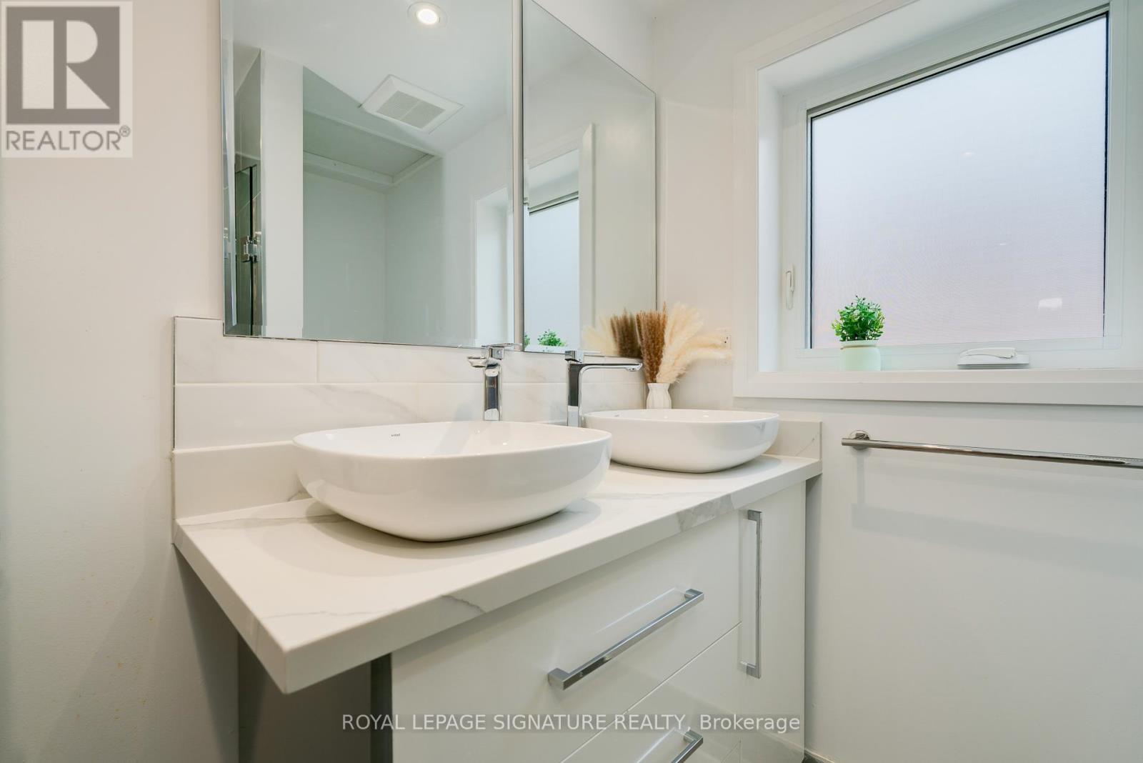 188 Sweeney Drive, Toronto, Ontario  M4A 1V4 - Photo 15 - C12292737