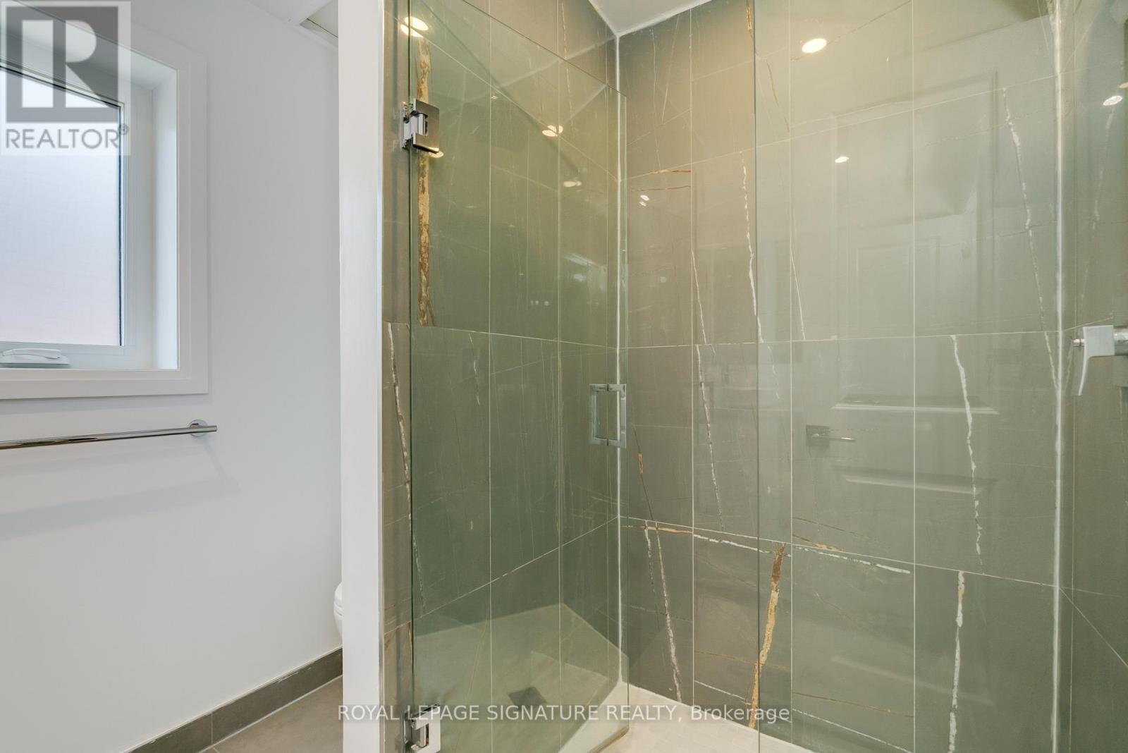 188 Sweeney Drive, Toronto, Ontario  M4A 1V4 - Photo 16 - C12292737