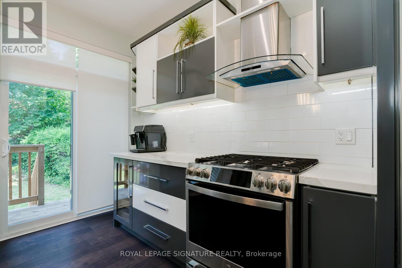 188 Sweeney Drive, Toronto, Ontario  M4A 1V4 - Photo 6 - C12292737