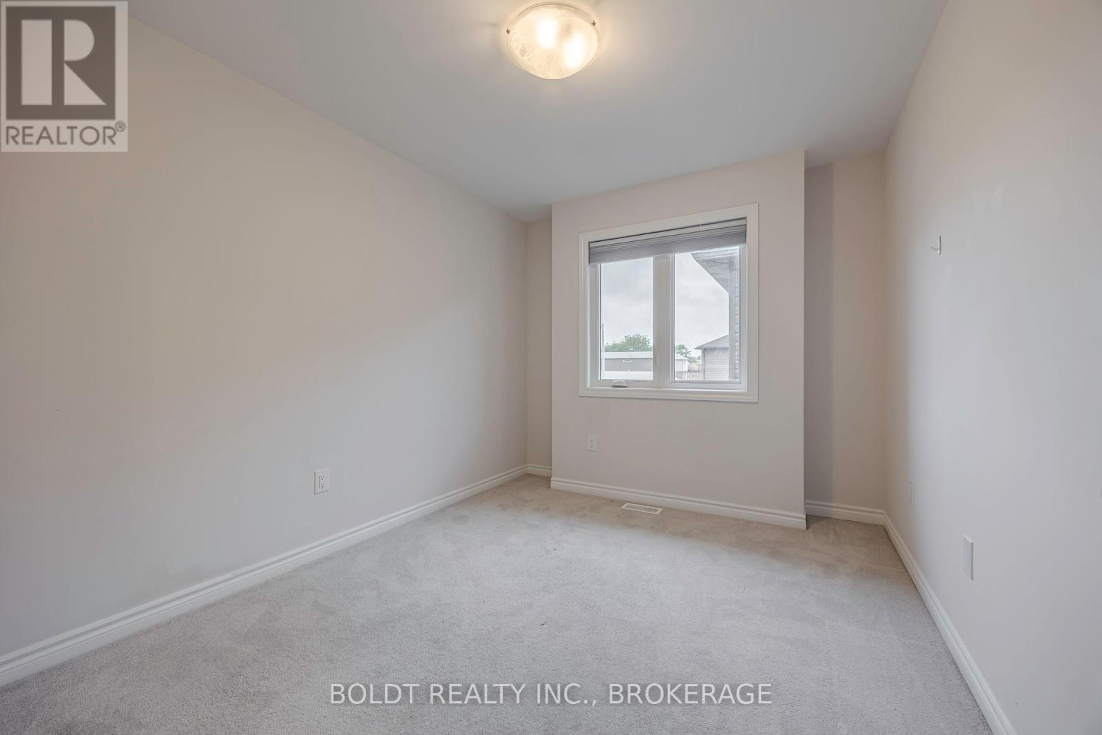 288 Louise Street, Welland, Ontario  L3B 0H8 - Photo 13 - X12272166