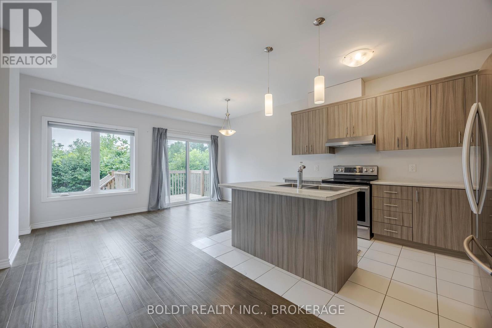 288 Louise Street, Welland, Ontario  L3B 0H8 - Photo 6 - X12272166
