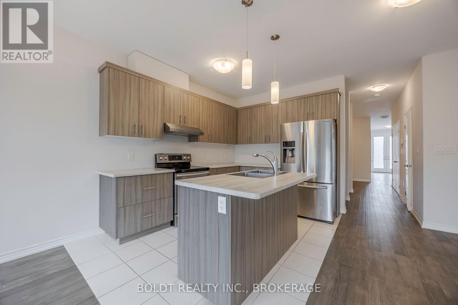 288 Louise Street, Welland, Ontario  L3B 0H8 - Photo 7 - X12272166