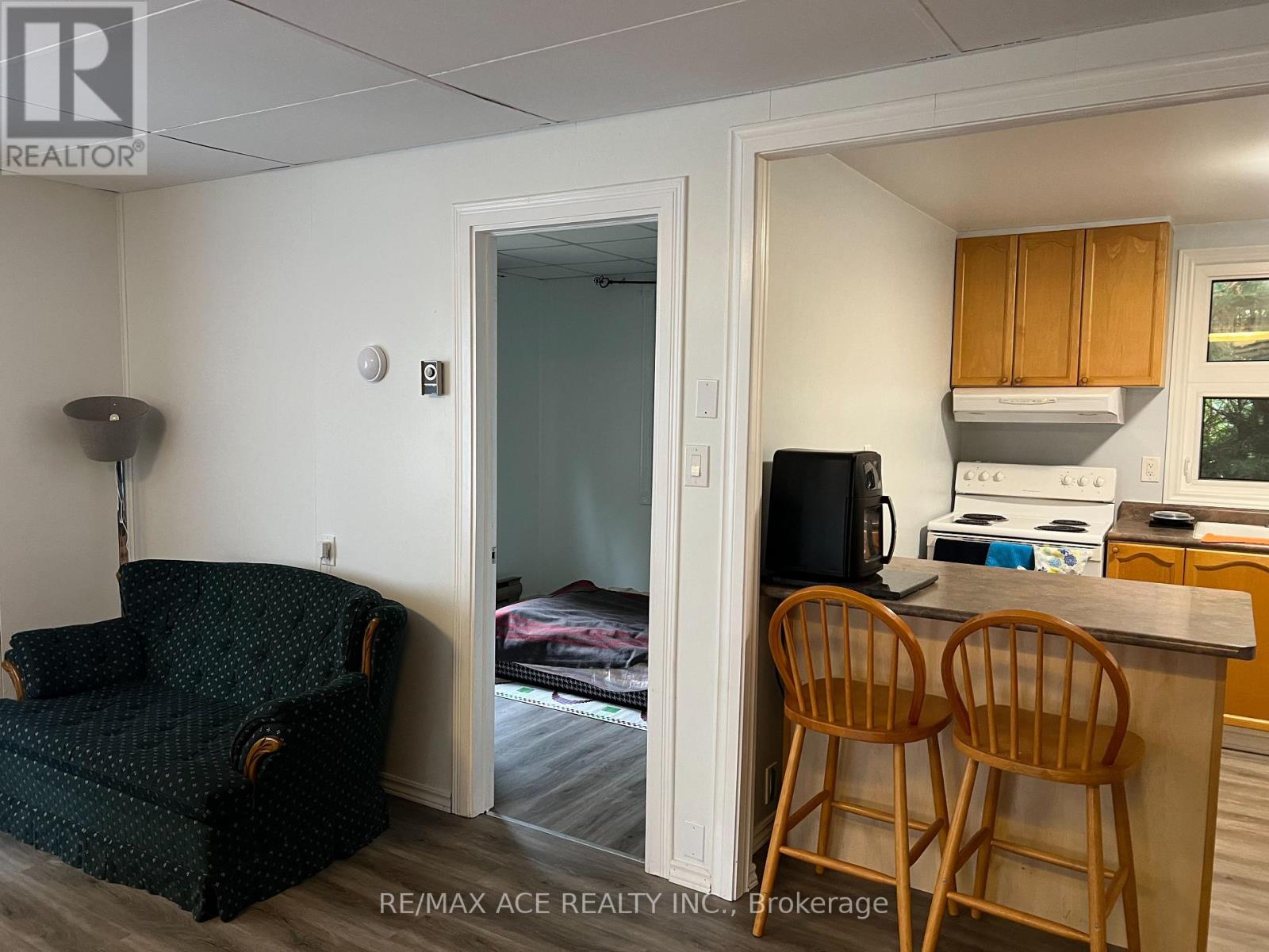 41 North Taylor Road, Kawartha Lakes, Ontario  K0M 2B0 - Photo 12 - X12292718
