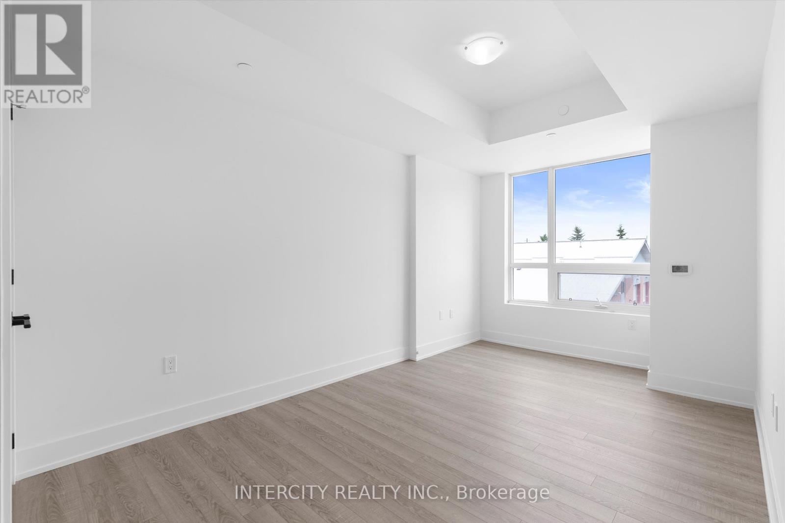 247 - 2075 King Road, King, Ontario  L7B 0R6 - Photo 17 - N12292638