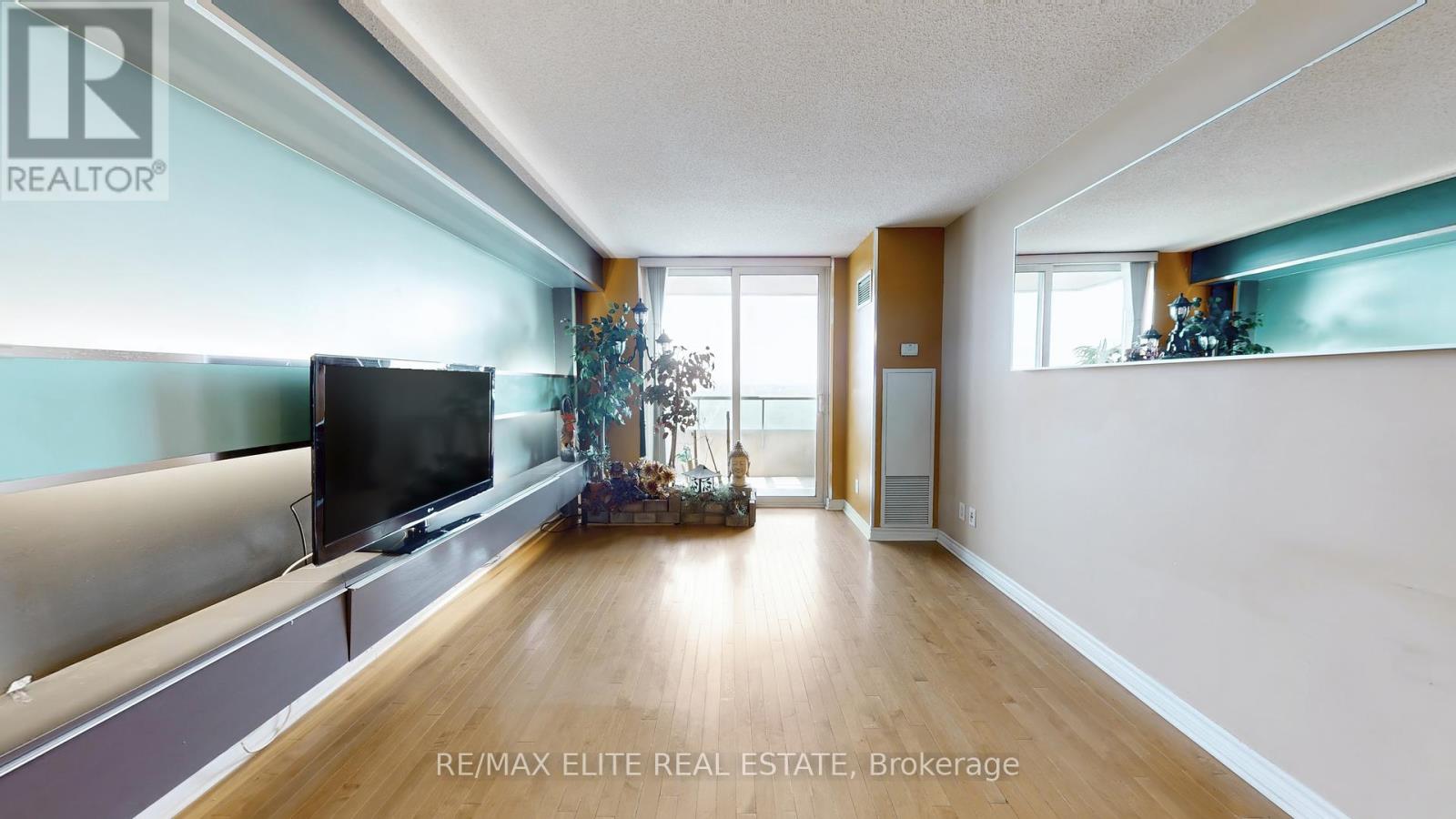 Property at 2401 - 61 TOWN CENTRE COURT E image 5