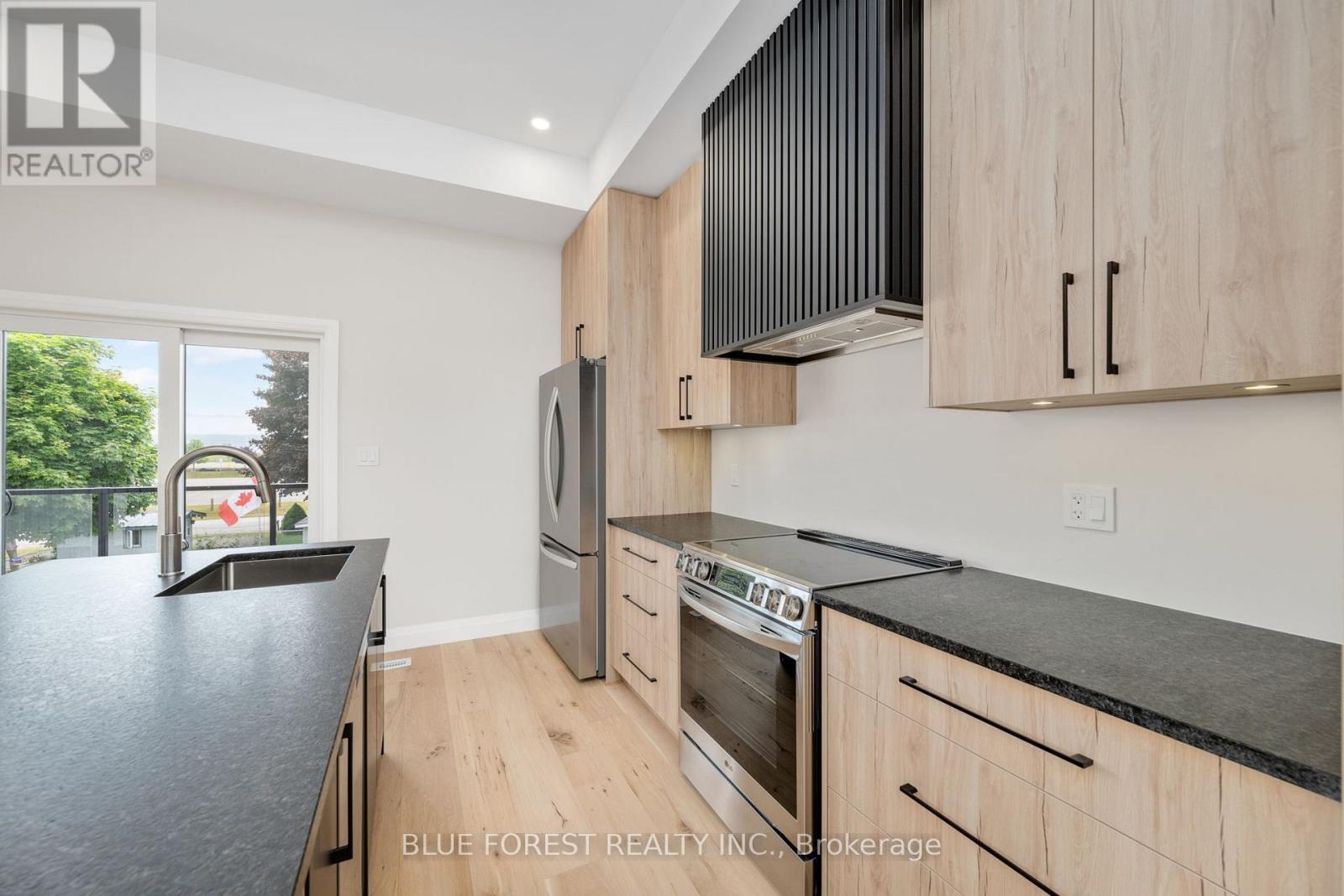 156 Maud Street, Central Elgin, Ontario  N5L 1C8 - Photo 7 - X12292781