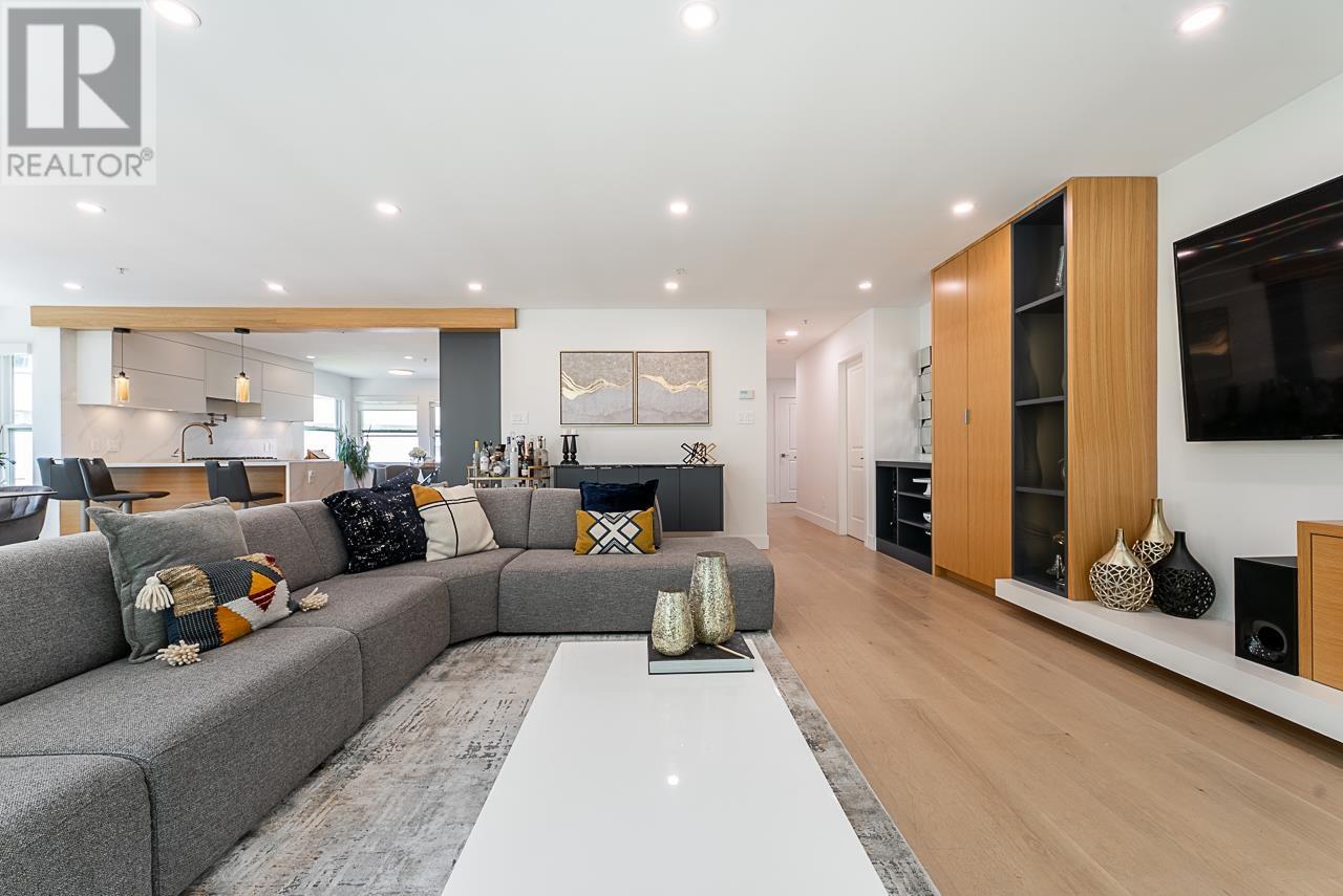 Property at 11 2425 EDGEMONT BOULEVARD image 4