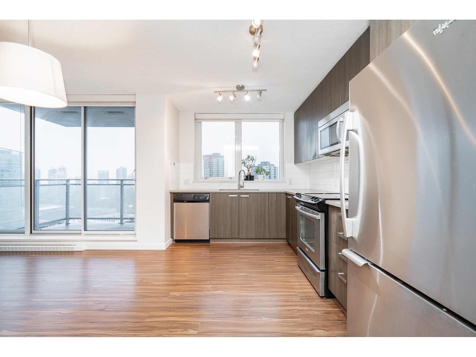 2709 13325 102a Avenue, Surrey, British Columbia  V3T 0J5 - Photo 4 - R3028390