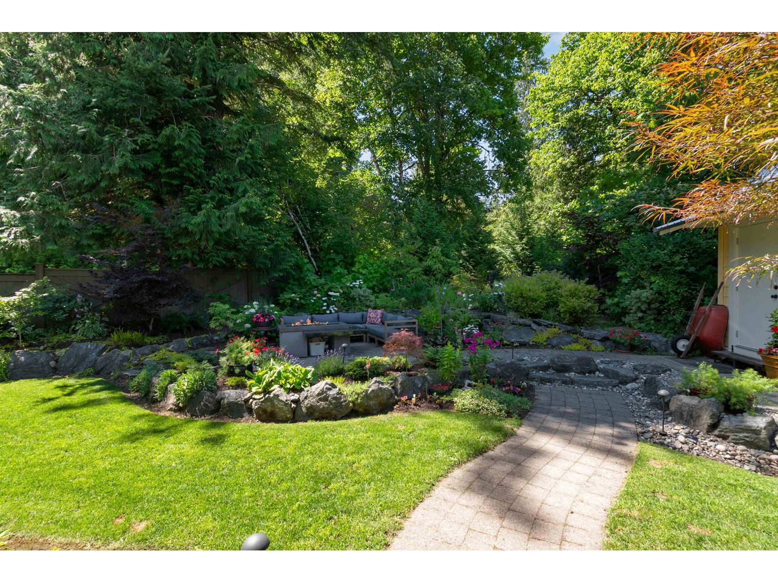 Property at 43348 CREEKSIDE CIRCLE image 3