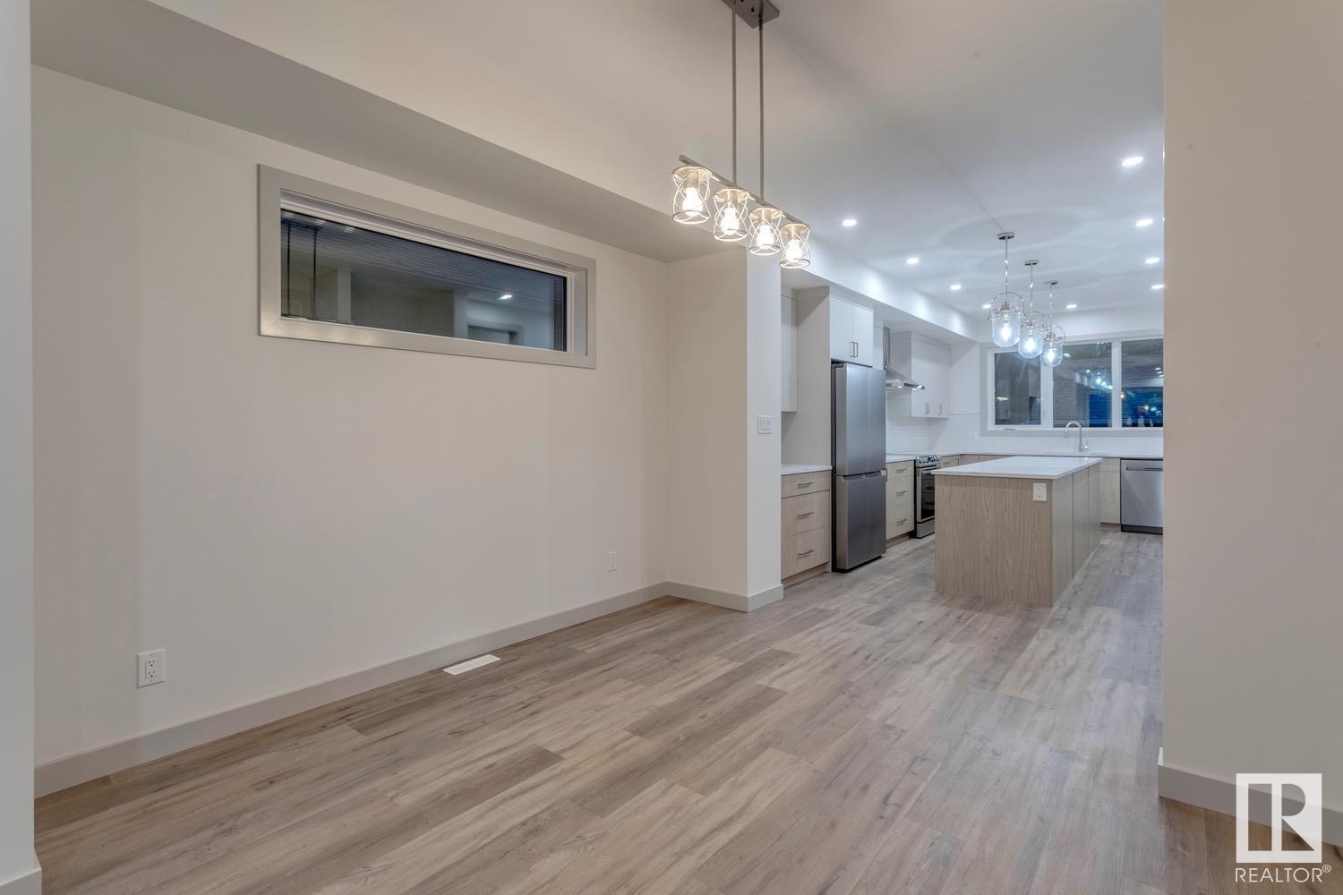 Property at 11442 70 ST NW image 5