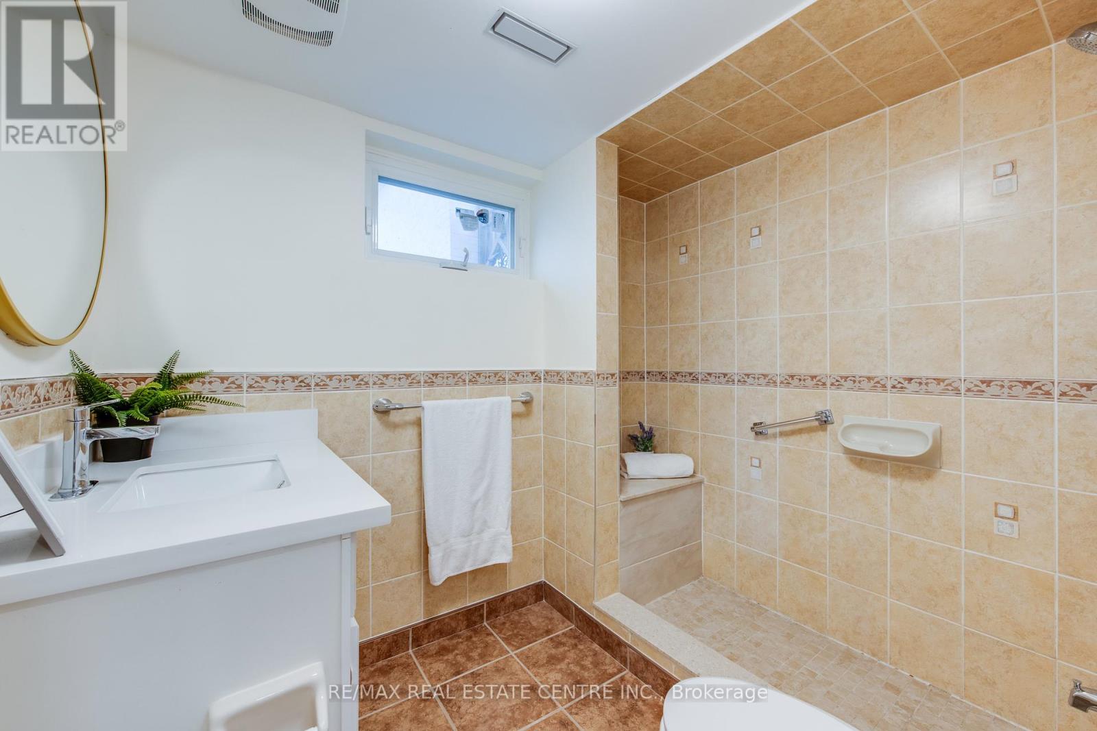 Walkup Basement - 8 Clearview Heights, Toronto, Ontario  M6M 1Z9 - Photo 13 - W12292821