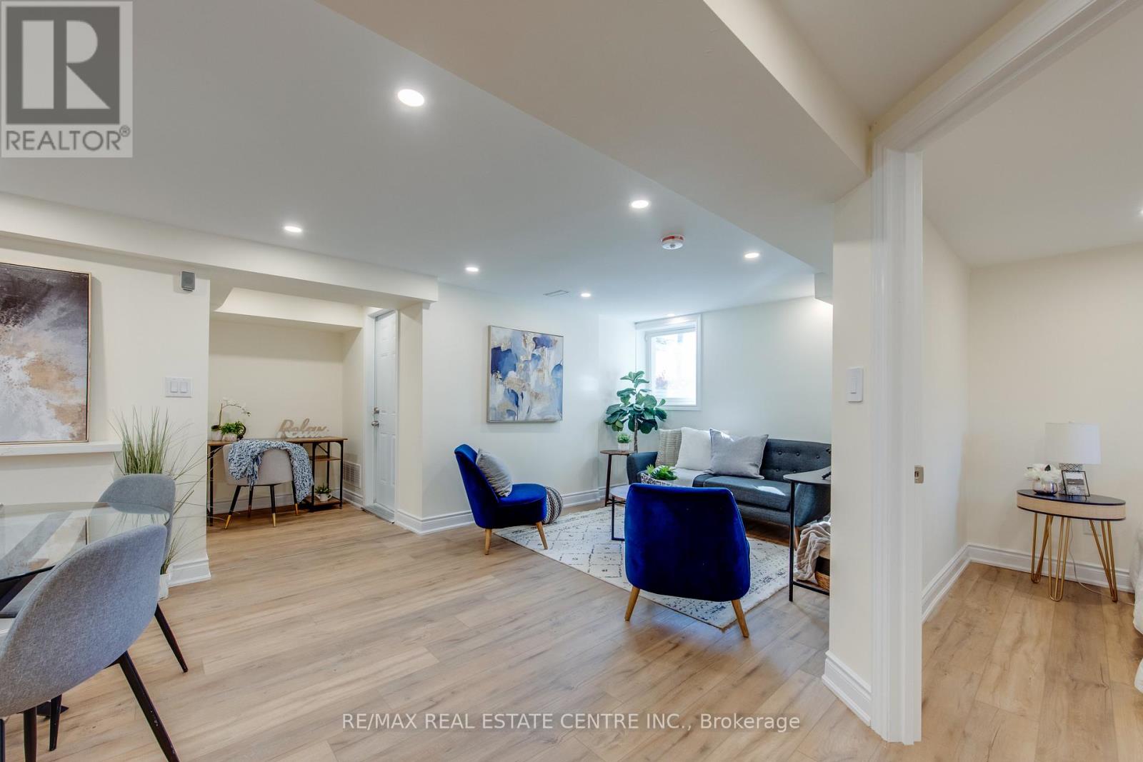Walkup Basement - 8 Clearview Heights, Toronto, Ontario  M6M 1Z9 - Photo 2 - W12292821