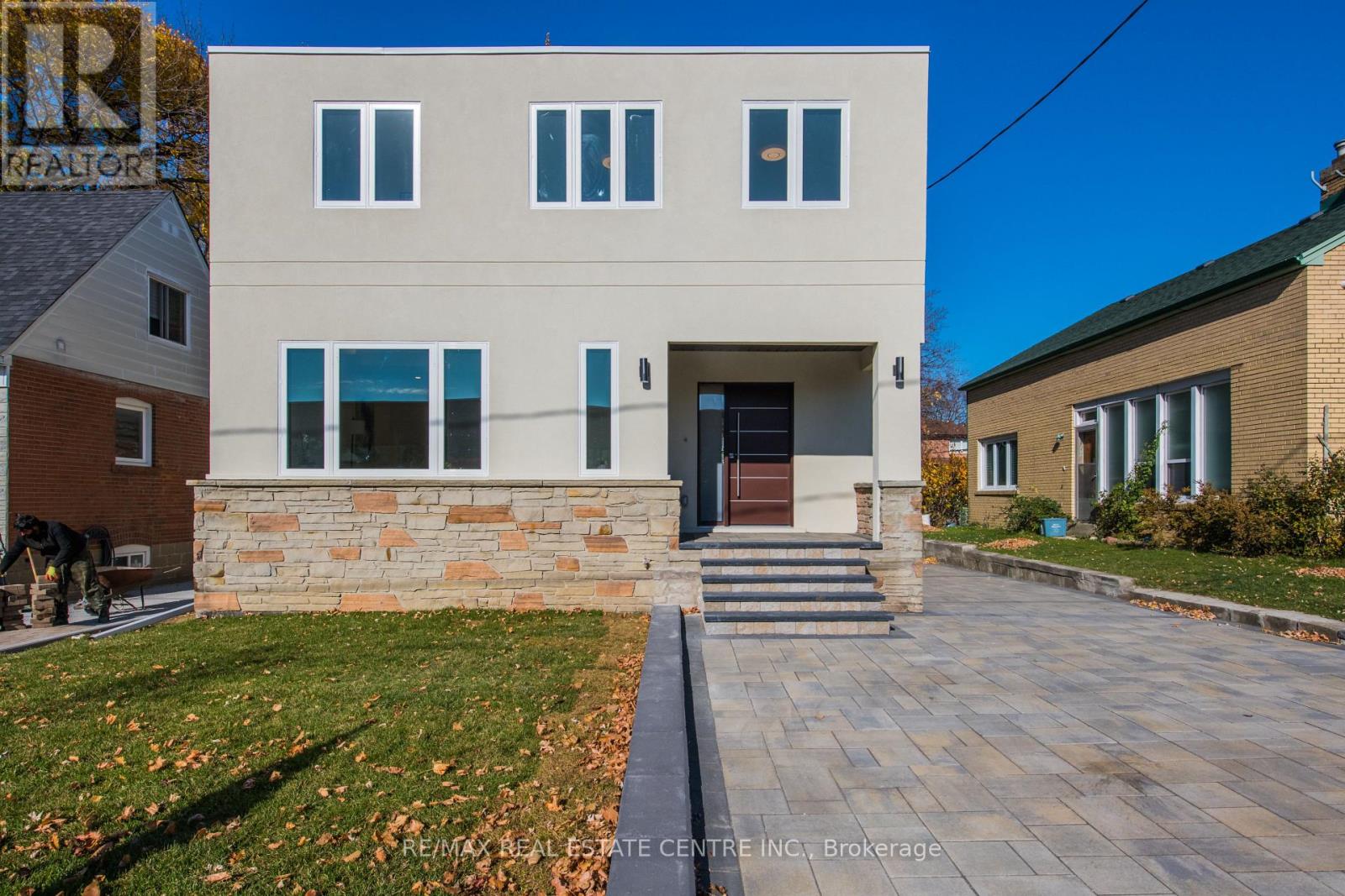 Walkup Basement - 8 Clearview Heights, Toronto, Ontario  M6M 1Z9 - Photo 20 - W12292821