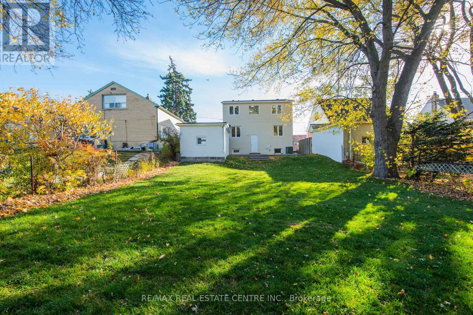 Walkup Basement - 8 Clearview Heights, Toronto, Ontario  M6M 1Z9 - Photo 24 - W12292821