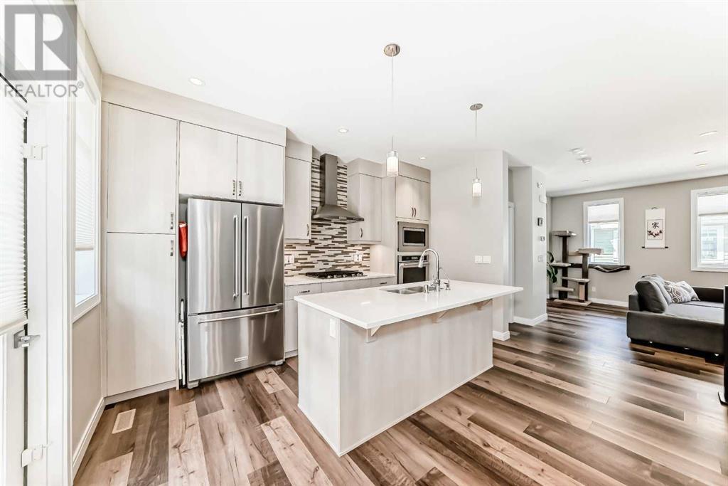 Property at 209 Wentworth Row SW image 3