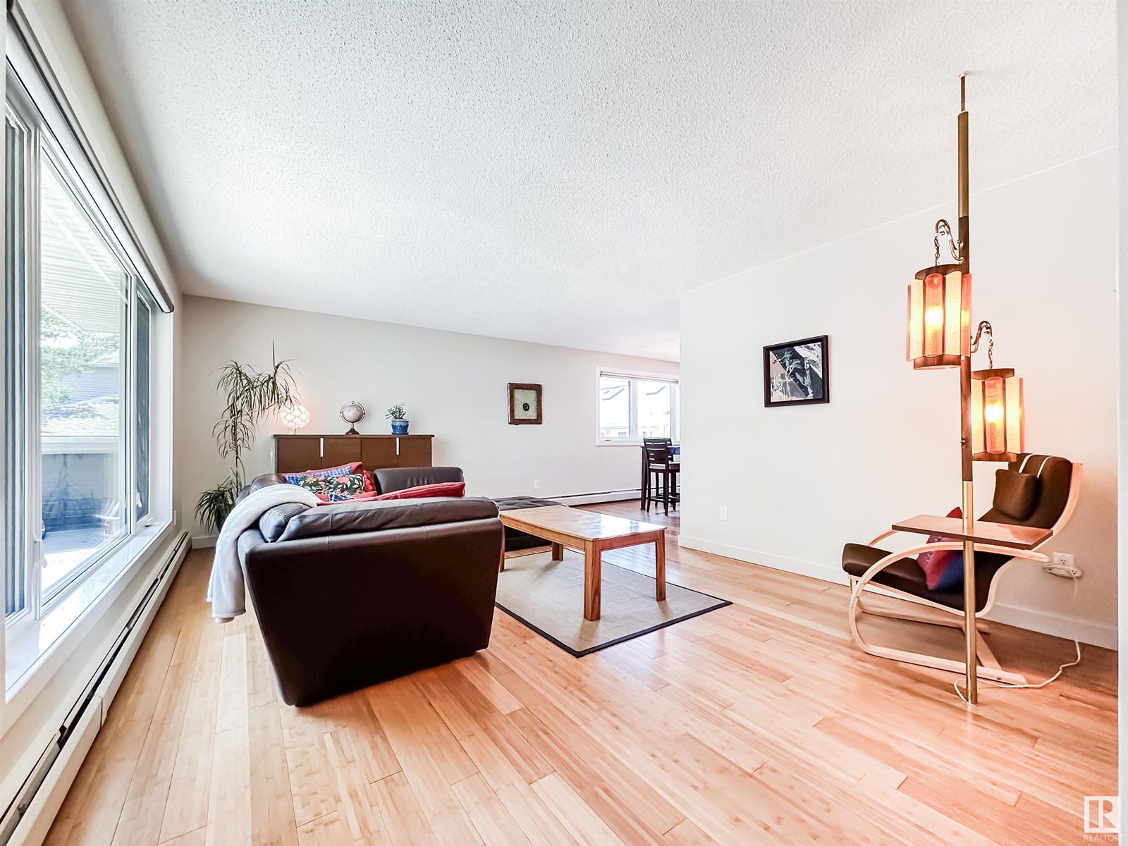 Property at 11116 69 ST NW image 2