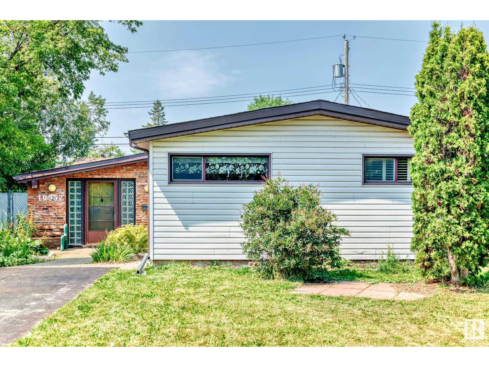 Property at 10952 157 ST NW image 2