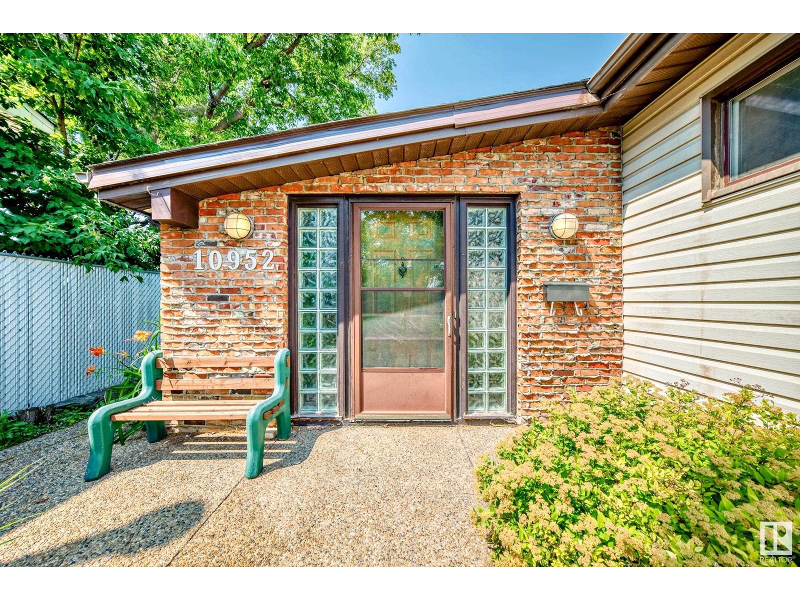 Property at 10952 157 ST NW image 4
