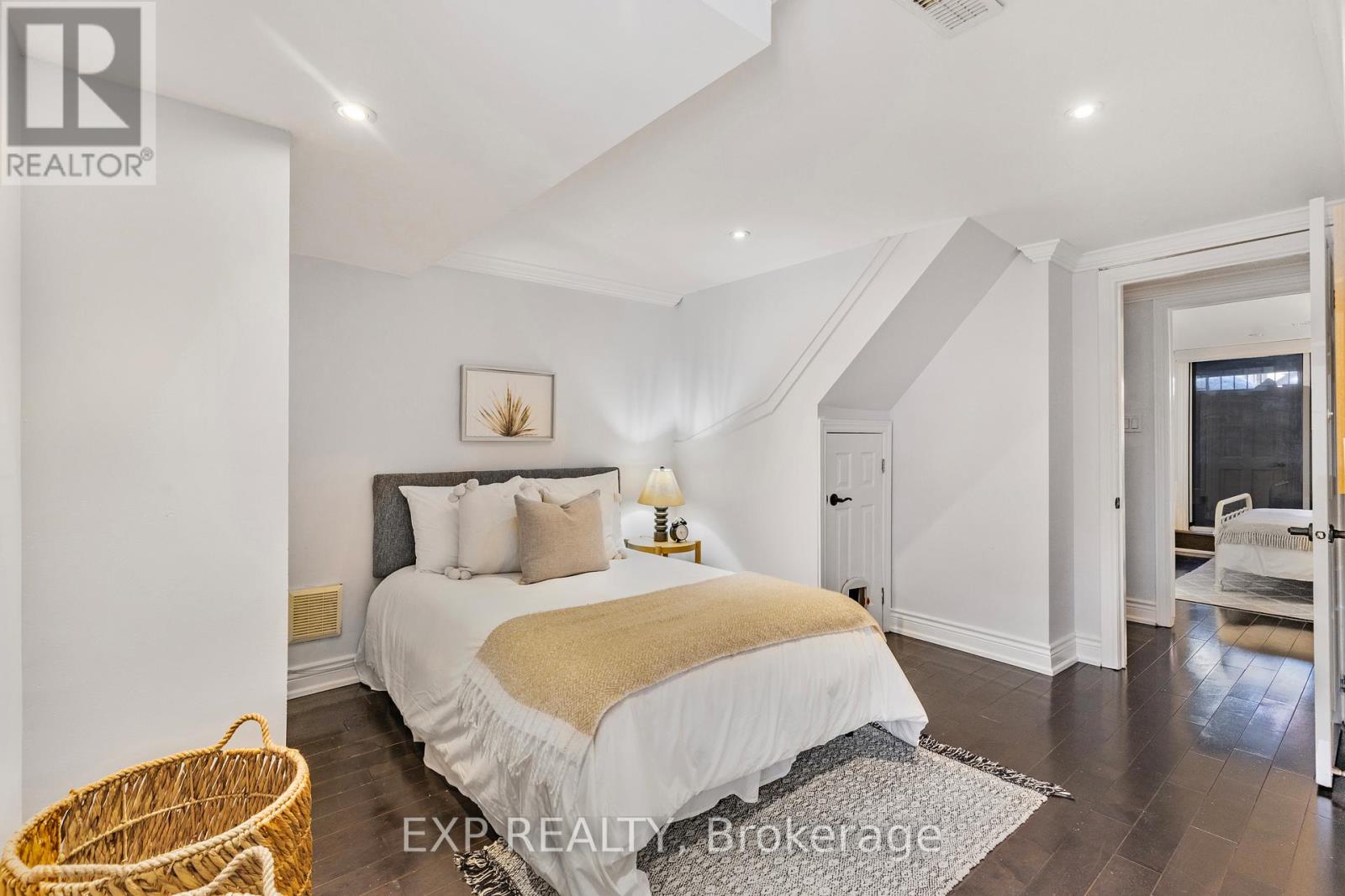 366 Dundas Street E, Toronto, Ontario  M5A 2A3 - Photo 25 - C12292840