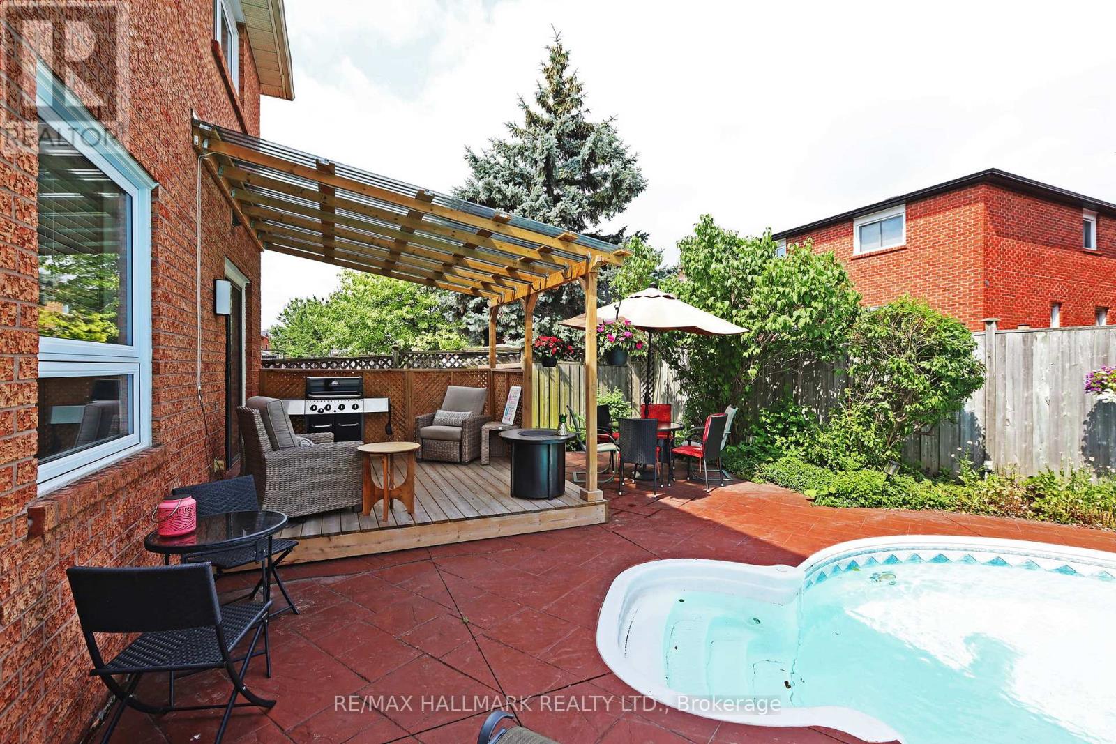 Property at 523 PETAWAWA CRESCENT image 5