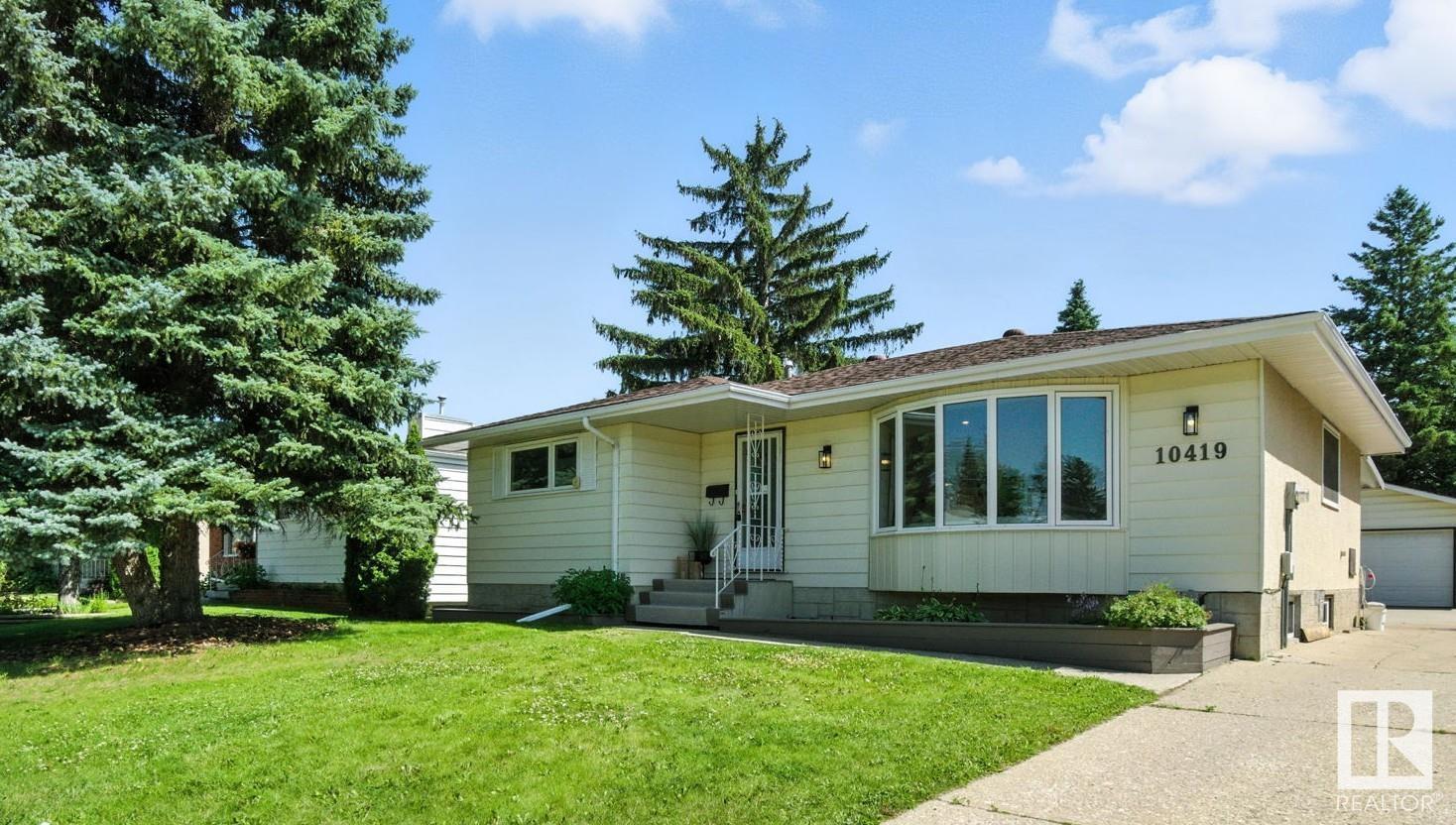 10419 36a Av Nw, Edmonton, Alberta  T6J 2H7 - Photo 2 - E4448443