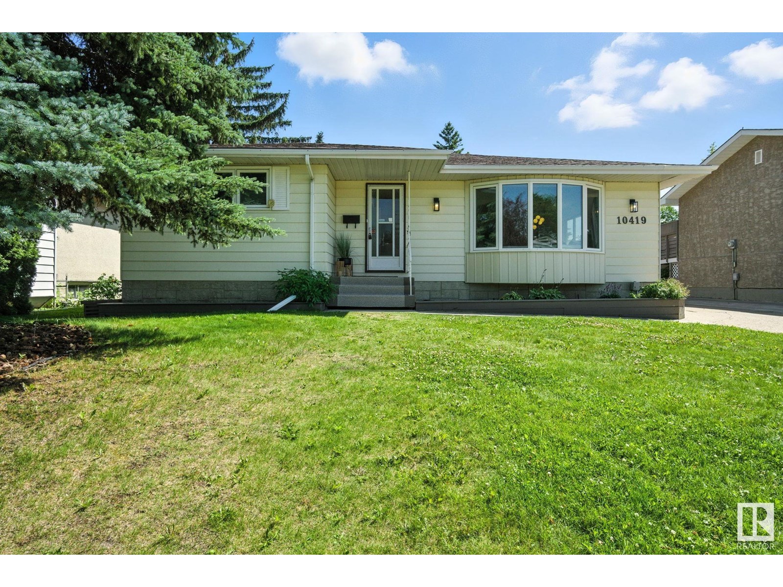 10419 36a Av Nw, Edmonton, Alberta  T6J 2H7 - Photo 1 - E4448443