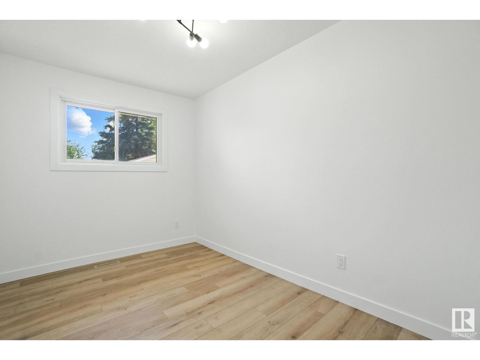 10419 36a Av Nw, Edmonton, Alberta  T6J 2H7 - Photo 28 - E4448443