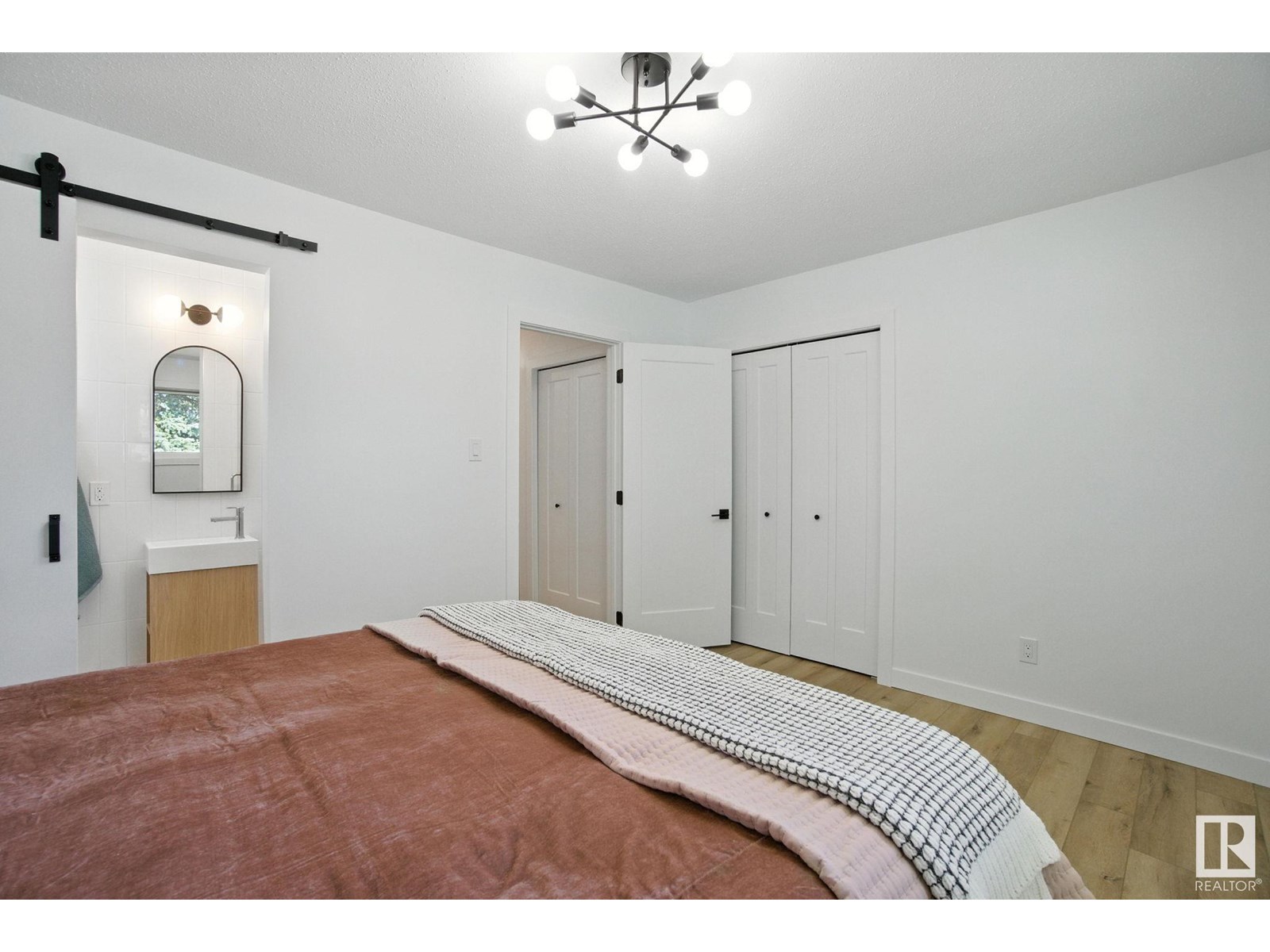 10419 36a Av Nw, Edmonton, Alberta  T6J 2H7 - Photo 18 - E4448443