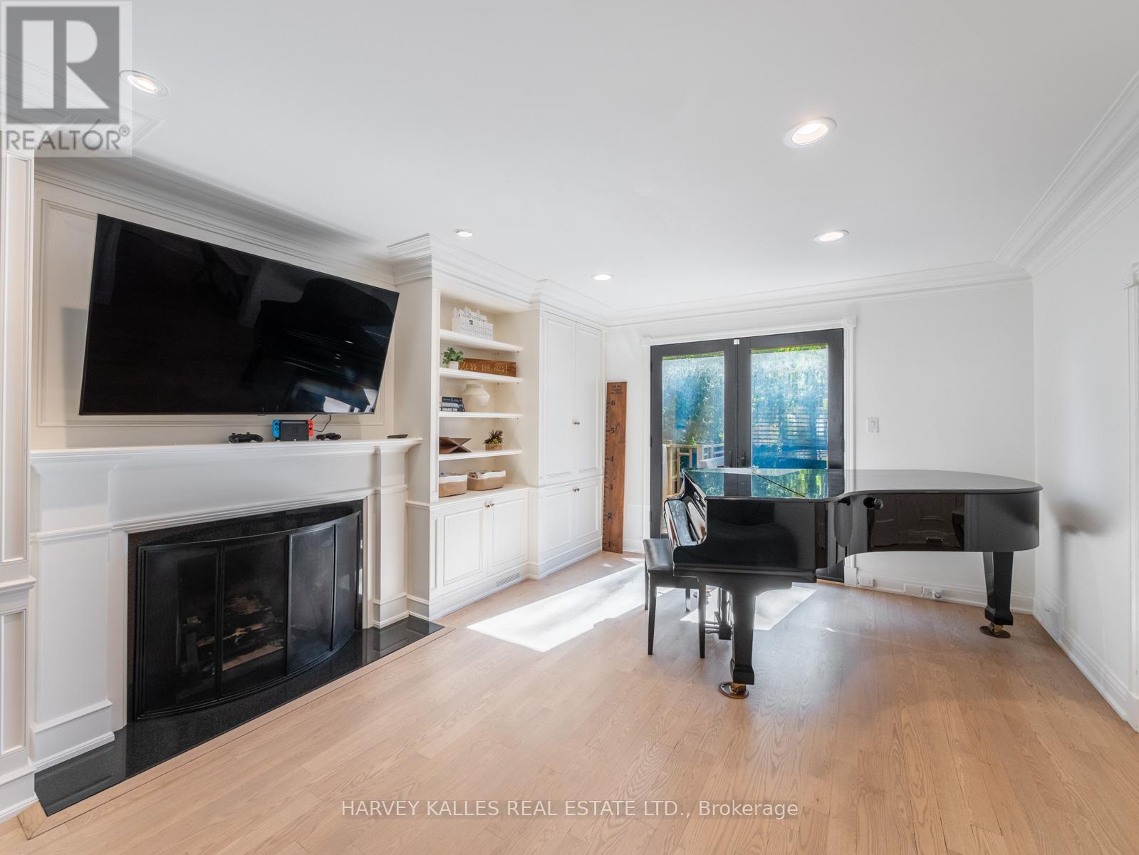 6 Glenarden Road, Toronto (Forest Hill North), Ontario  M6C 3J7 - Photo 10 - C12292920