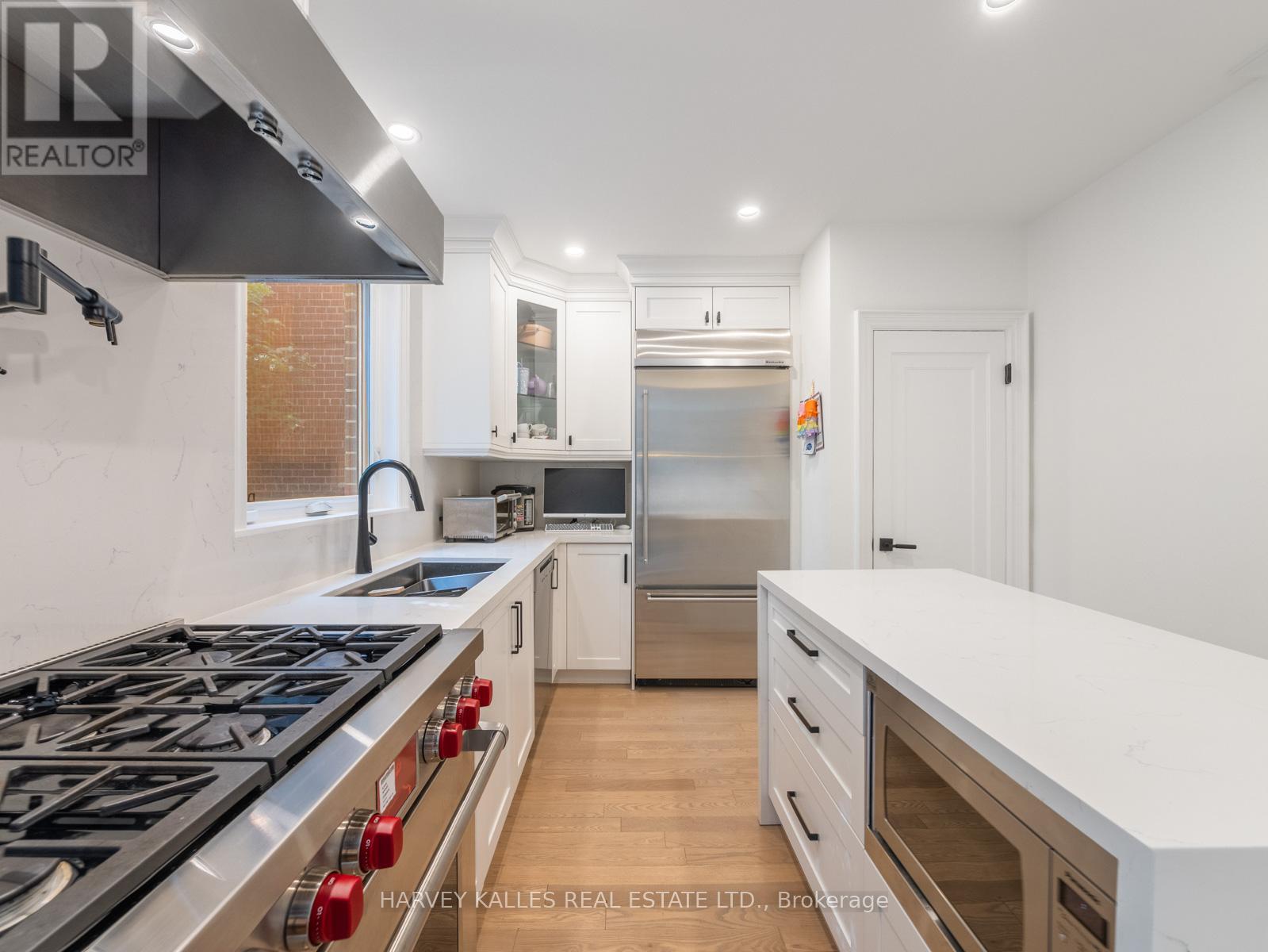 6 Glenarden Road, Toronto (Forest Hill North), Ontario  M6C 3J7 - Photo 13 - C12292920