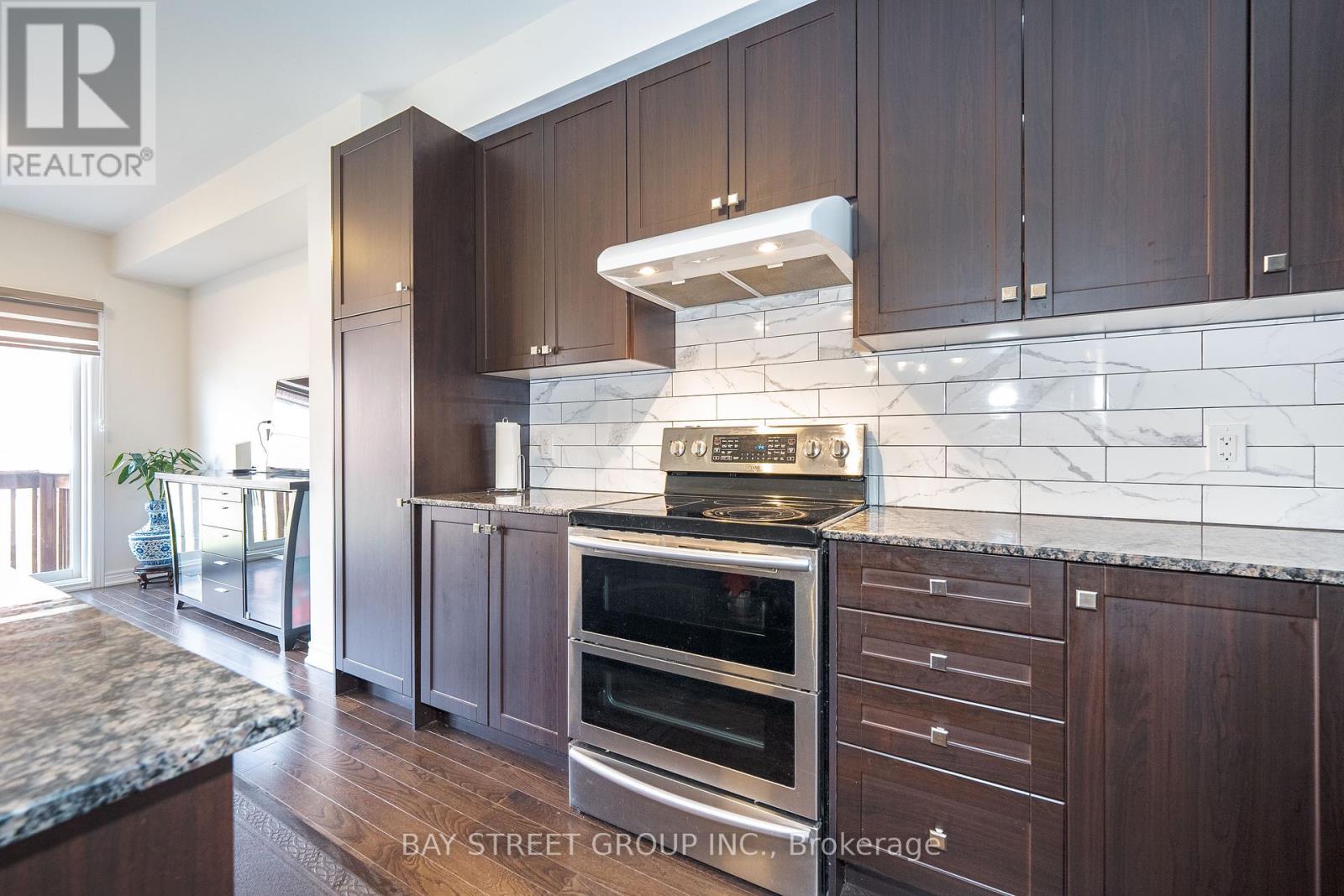 65 Bellflower Lane, Richmond Hill, Ontario  L4E 1E7 - Photo 12 - N12292878