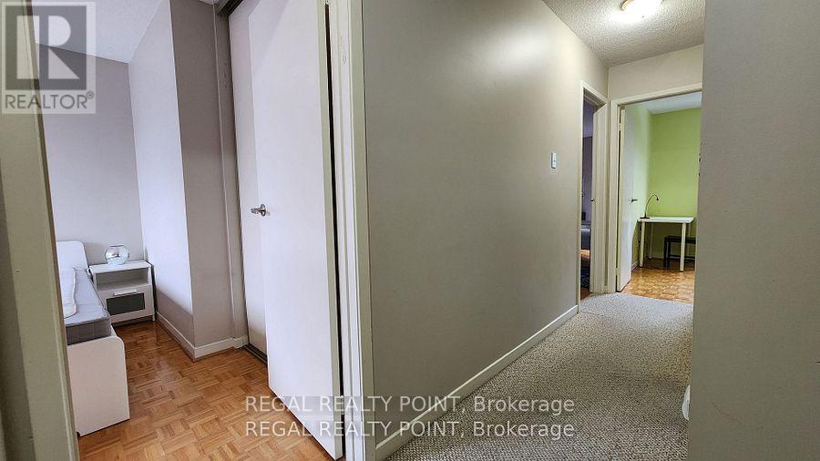 70 Glenmanor Way, Vaughan, Ontario  L4J 3E5 - Photo 6 - N12292891