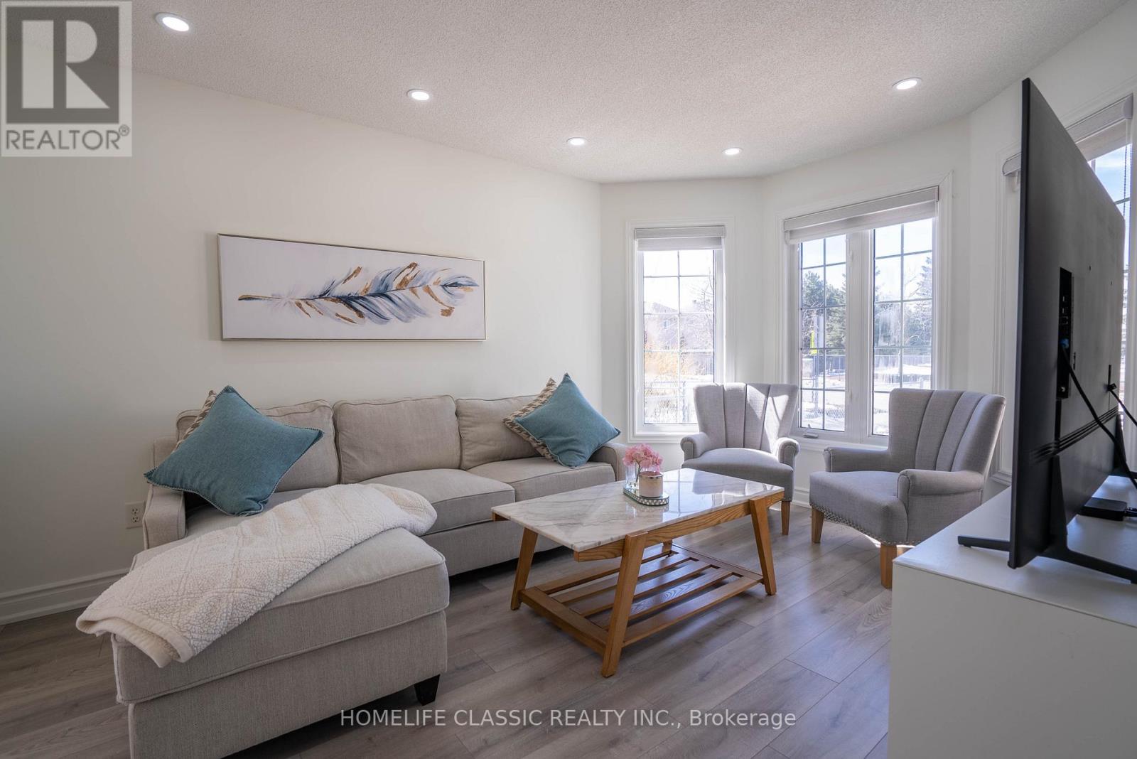 51 Hawkins Drive, Barrie, Ontario  L4N 0A7 - Photo 7 - S12292886