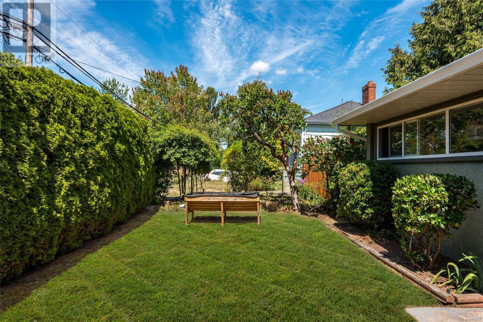 Property at 2727 Fifth St image 2