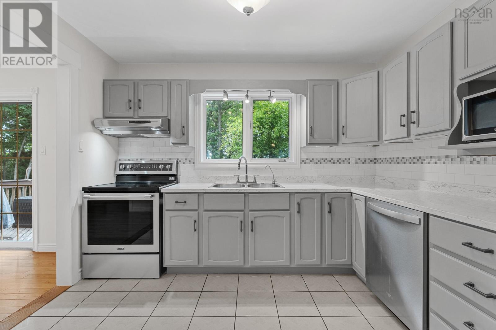 239 Howe Avenue, Fall River, Nova Scotia  B2T 1H7 - Photo 6 - 202516405