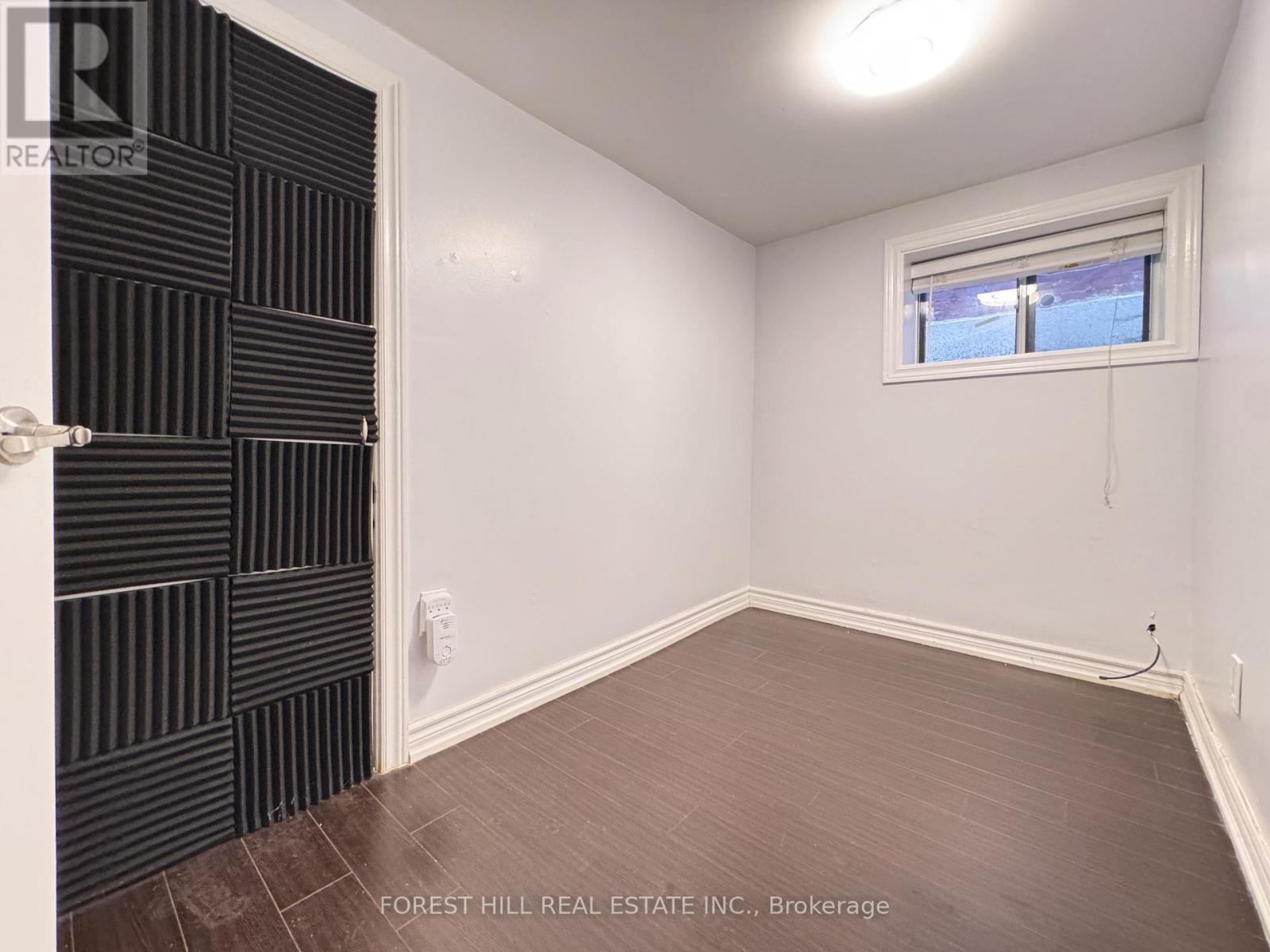 Bsmt - 64 Lansdowne Avenue, Toronto, Ontario M6K 2V9 - Photo 9 - W12292922