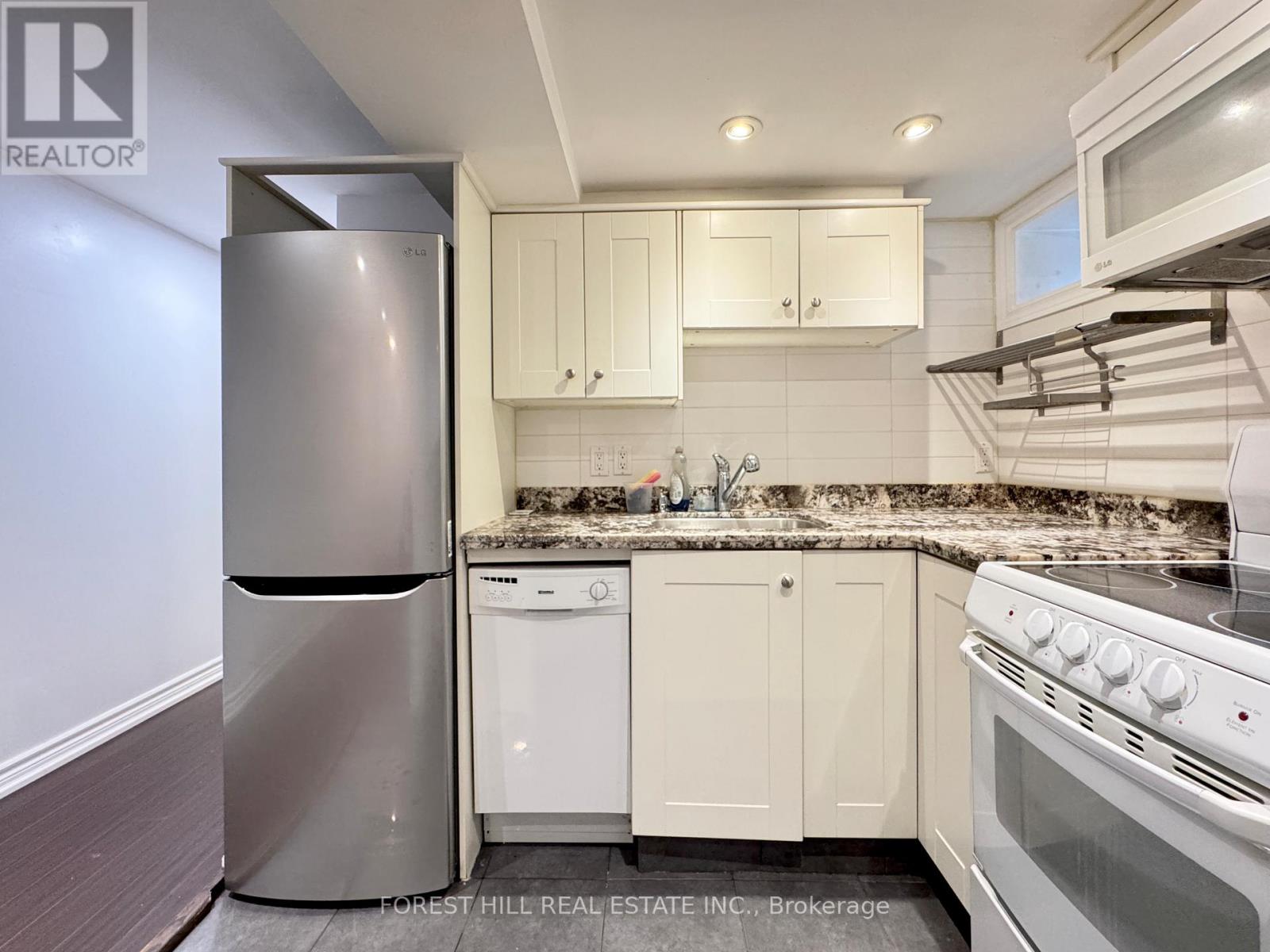 Bsmt - 64 Lansdowne Avenue, Toronto, Ontario M6K 2V9 - Photo 5 - W12292922