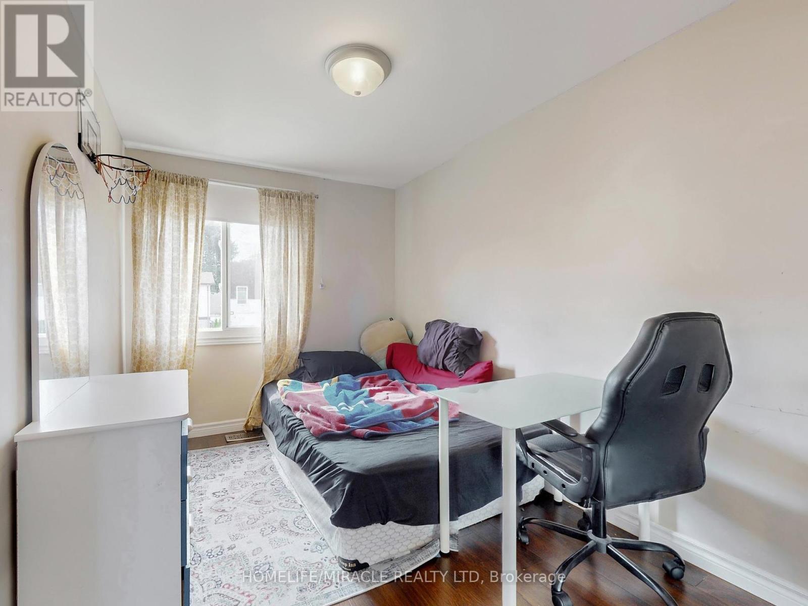 14 Hawkins Court, Brampton, Ontario L6S 2N7 - Photo 12 - W12292951