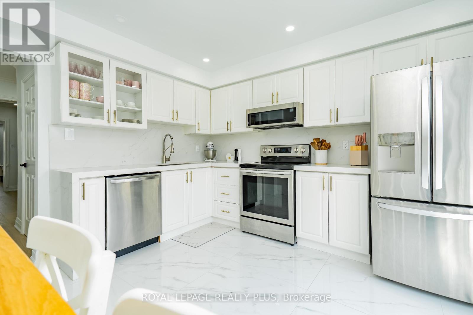 Property at 568 FERGO AVENUE image 1